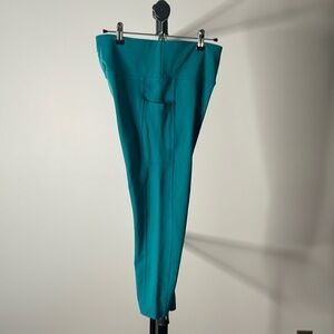 Zyia malachite pocket capri light n tight